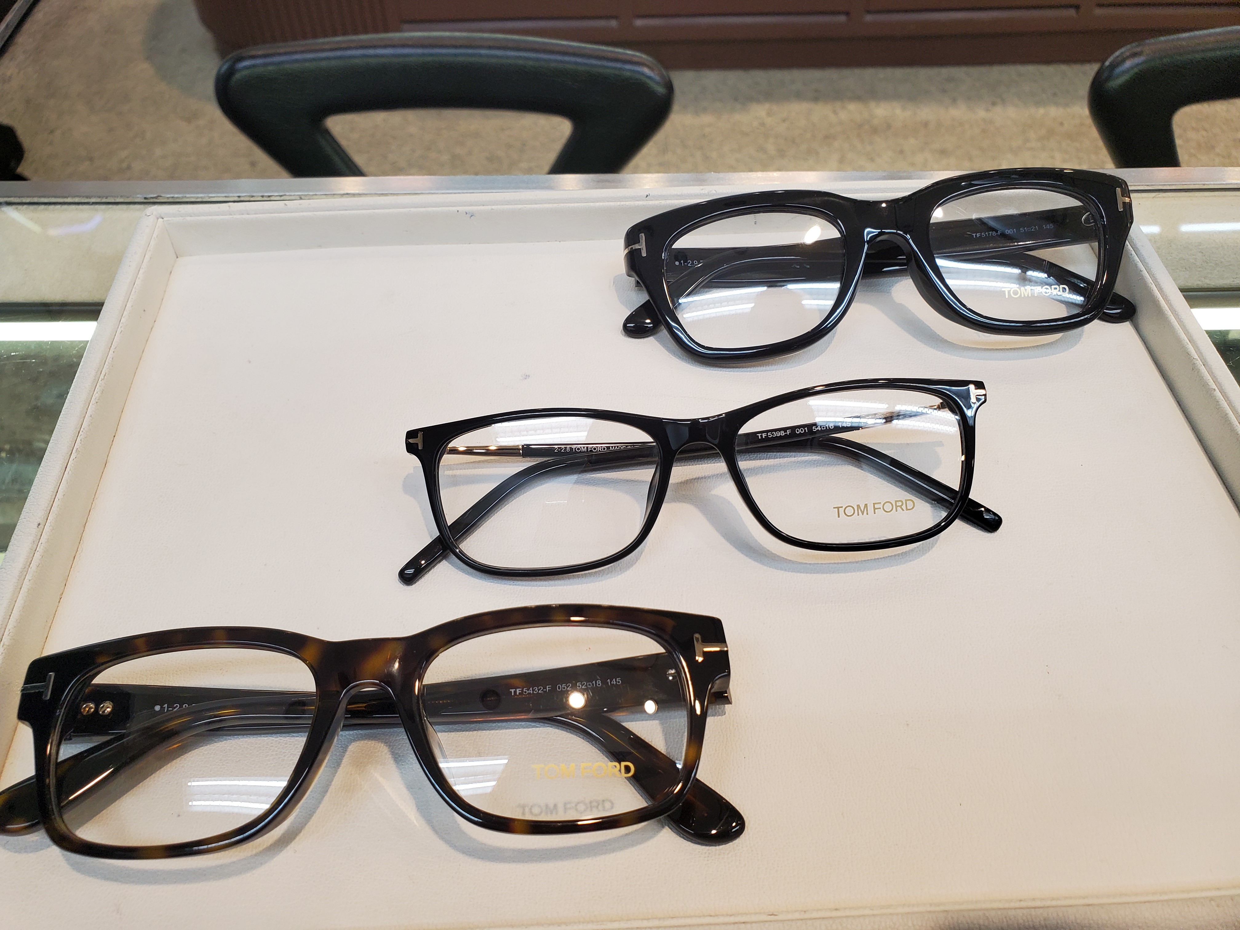 未使用展示品 TOM FORD TF5398-F 001 | www.unimac.az